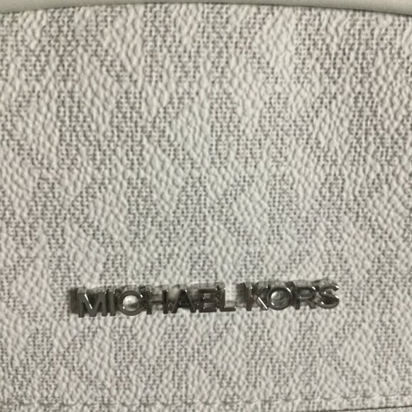 NWT Michael Kors backpack white and grey silver zippers 3 outside pockets - Picture 2 of 8